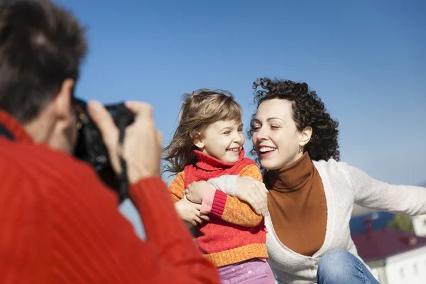 Fotografiere fericită în familie — Fotografie, imagine de stoc