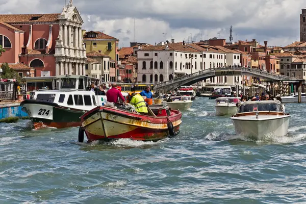 Traffic on Venice Grand Canal — Stock Photo, Image