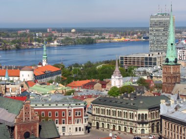 Riga tarihi kent merkezine ve daugava