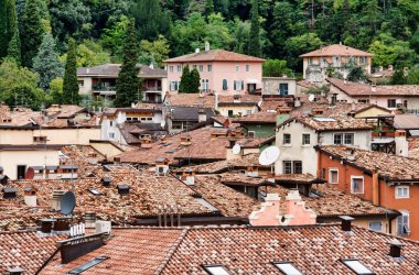 bir riva del Garda rooftops