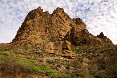 gran canaria kayalıklarla