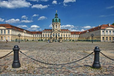 Charlottenburg Sarayı