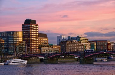 gün batımı Londra