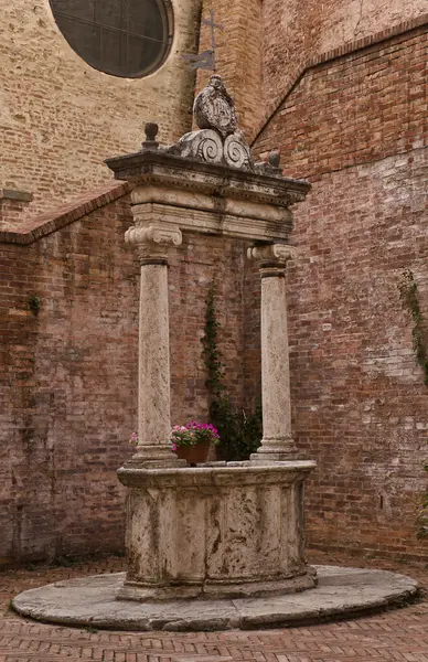 stock image Well in Siena