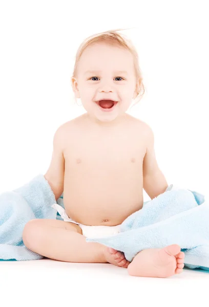 Bebek mavi havlu ile — Stok fotoğraf