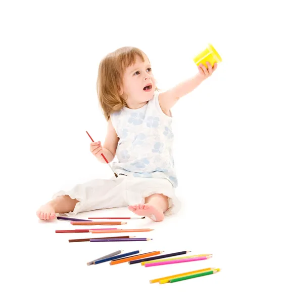 色の鉛筆を持つ少女 — ストック写真