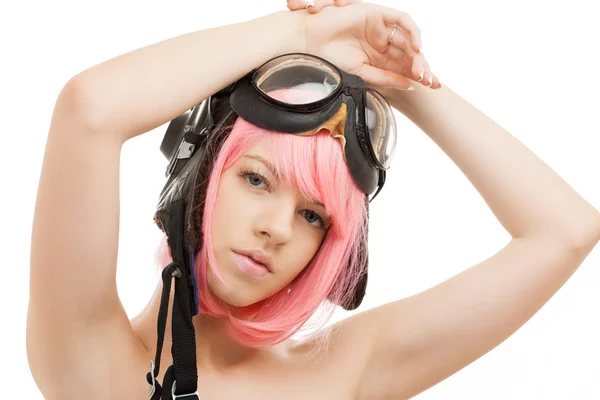 Mädchen mit rosa Haaren im Fliegerhelm — Stockfoto