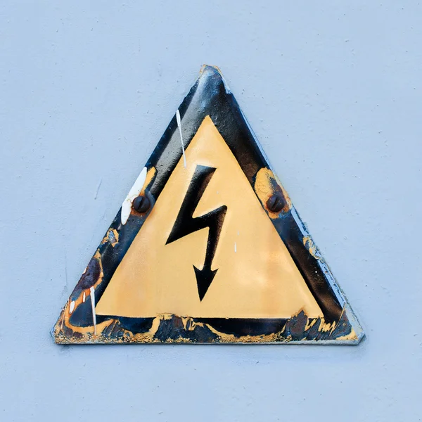 Señal de seguridad de advertencia "Peligro de choque eléctrico ". — Foto de Stock