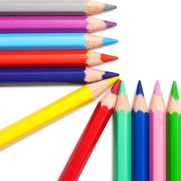 Χρώματα μολύβι σωρηδόν σε άσπρο φόντο — Φωτογραφία Αρχείου
