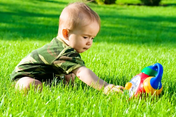 Dziecko bawiące się — Zdjęcie stockowe