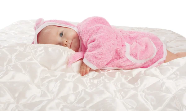 赤ちゃん毛布の上に横たわる — ストック写真