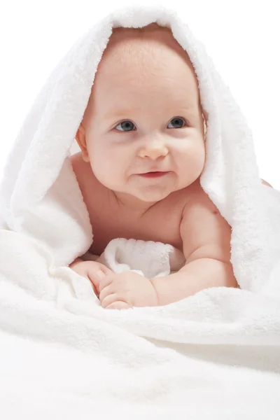 Dítě ležící na ručník — Stock fotografie