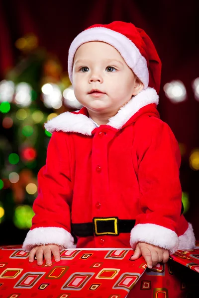 Bébé garçon en chapeau de Père Noël — Photo