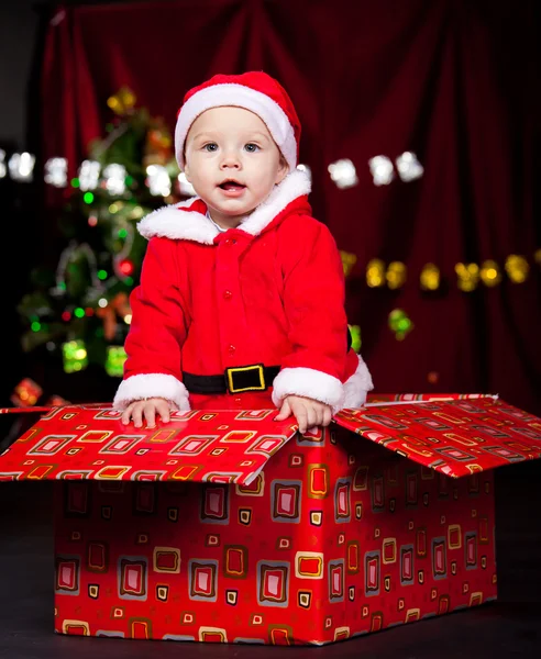 Baby in Christmas present box — Stock Photo, Image