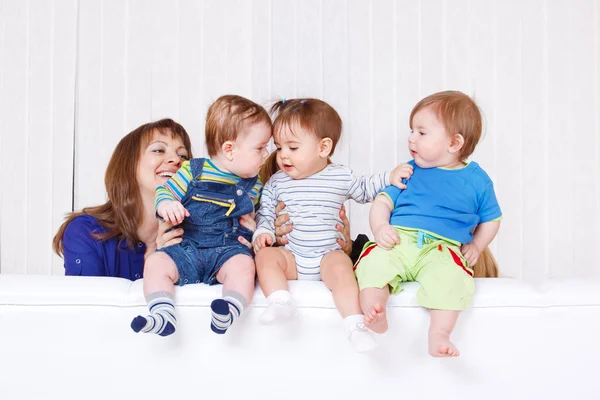 Babies communicating — Stock Photo, Image