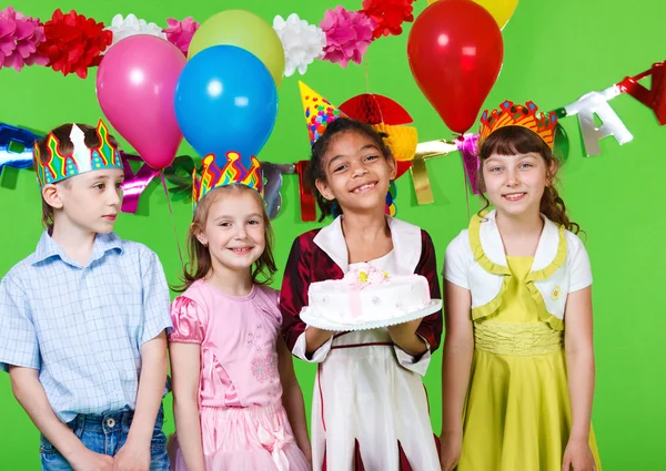 Děti s dortem — Stock fotografie