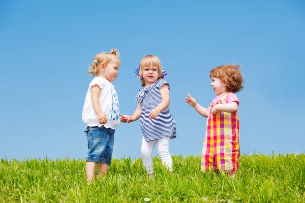 Drei kleine Mädchen — Stockfoto