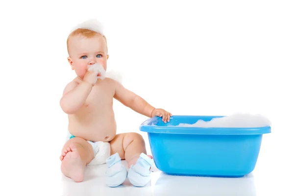 Enfant avec mousse de savon — Photo