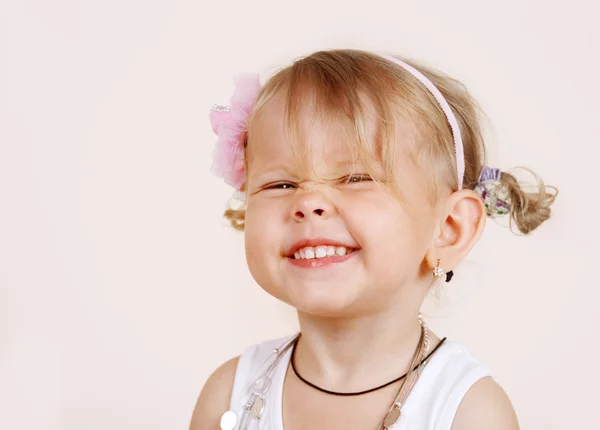 幼児の女の子の笑い — ストック写真
