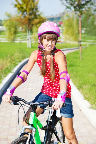 Menina no capacete protetor — Fotografia de Stock