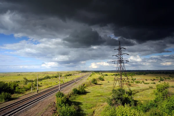 High voltage power line under gloomy sky. — Stock Photo, Image