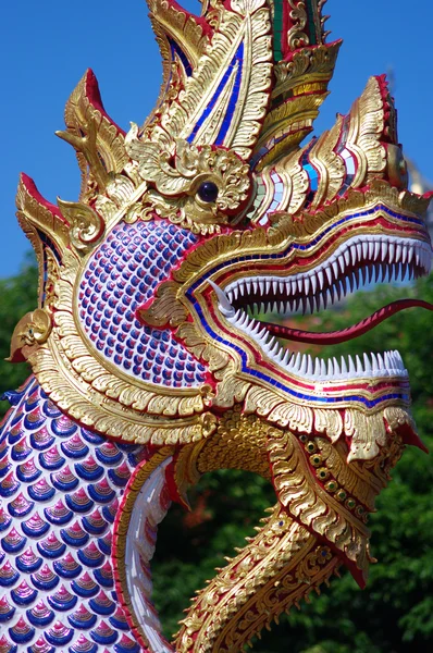Скульптура дракона — стоковое фото