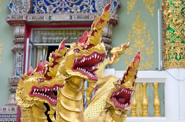 Tri heads Dragon idol in Buddhism temple — Stock Photo, Image