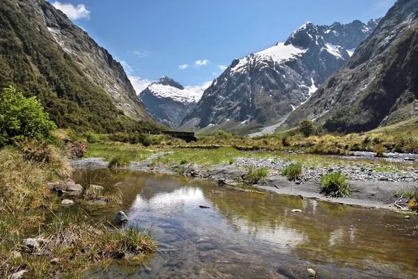 Mountain range at the Milford Road — Stock Photo, Image