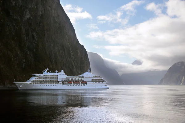 cruise gemisi milford sağlam