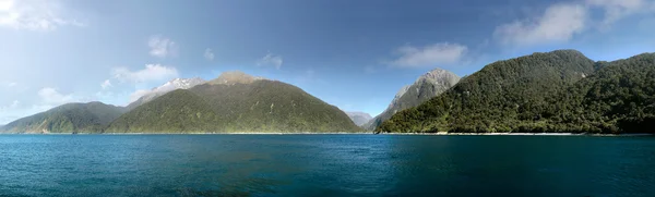 Stillahavskusten på den milford sound — Stockfoto