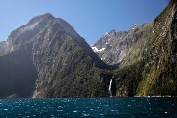 Mountains in the Milford Sound — Stock Photo, Image