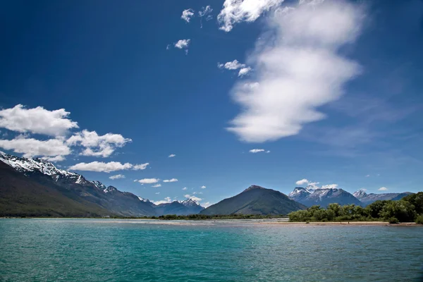 Lake Wakatipu with exceptional clouds — Stock Photo, Image