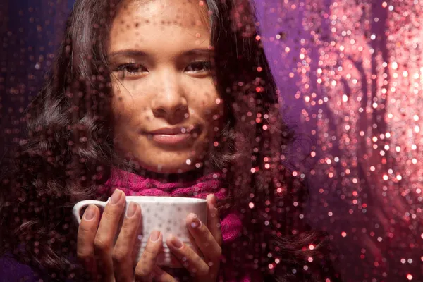 Hete thee heel mooi in de koude regen — Stockfoto