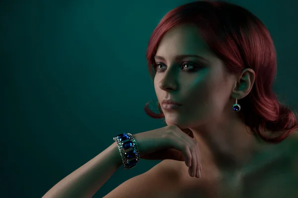 Beauty portrait with jewelry bracelet — Stock Photo, Image