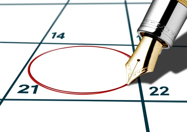 Kalender datum omcirkeld met rode pen — Stockfoto