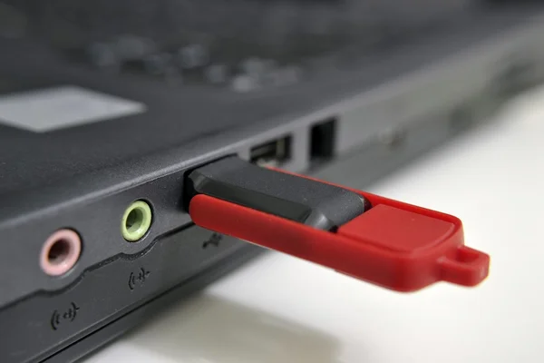 Memoria flash USB y portátil — Foto de Stock