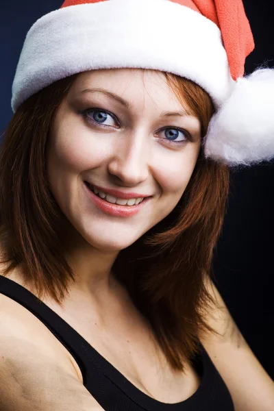Joulupukiksi pukeutunut nainen — kuvapankkivalokuva