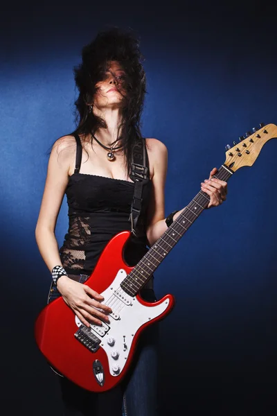 Chica con una guitarra —  Fotos de Stock