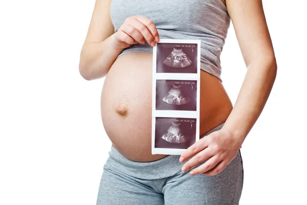 Ultrason görüntüsü ile hamile kadın — Stok fotoğraf