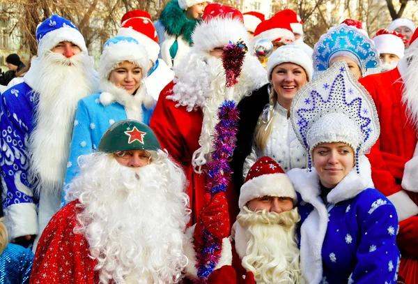 Parade of Father Frost and Snow Maidens — Stock Photo, Image