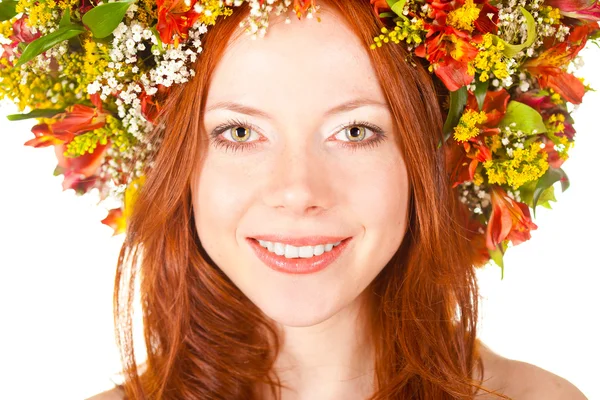 微笑着的脸肖像的红色头发的女人特写 — 图库照片