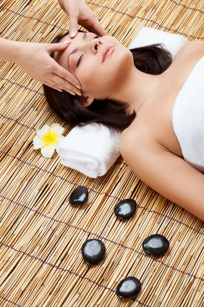 Massage i spa salong — Stockfoto