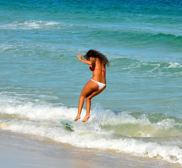 Surfista de Skimboard sensual — Fotografia de Stock