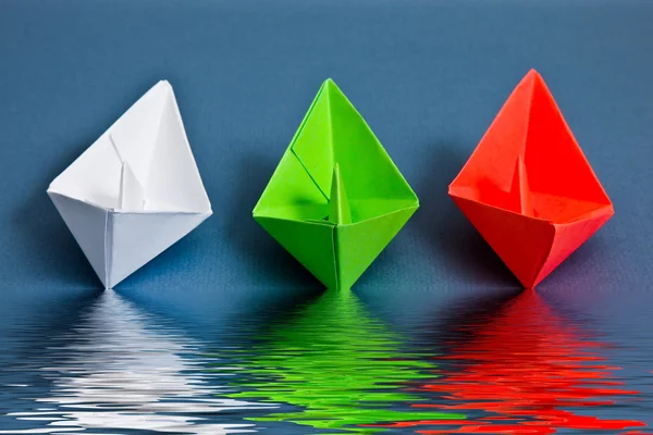 Бумажные лодки — стоковое фото