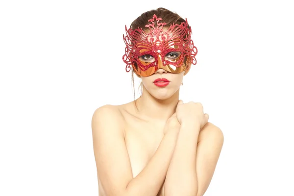 性感的年轻女性中孤立在白色背景上的红色威尼斯面具 — 图库照片