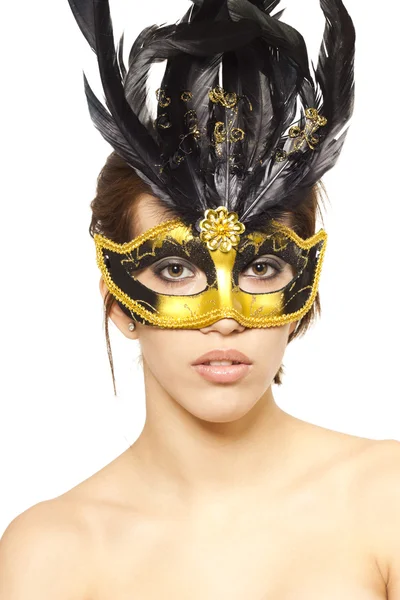 Bella donna ritratto in maschera veneziana gialla su bianco isolato — Foto Stock