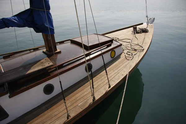 Drewniany jacht — Zdjęcie stockowe