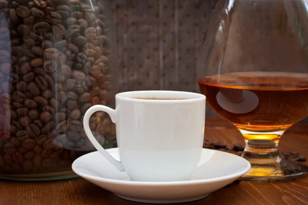 Xícara de café e conhaque — Fotografia de Stock