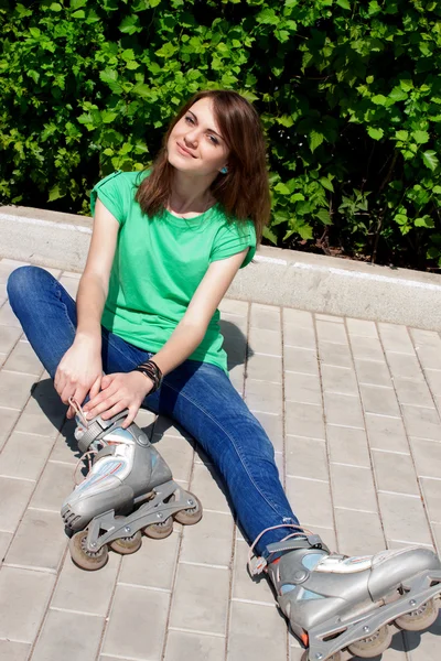Девочка-скейт — стоковое фото