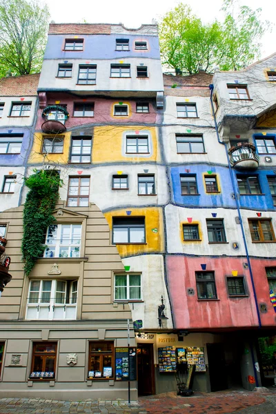 The Hundertwasser House in Vienna, Austria — Stock Photo, Image